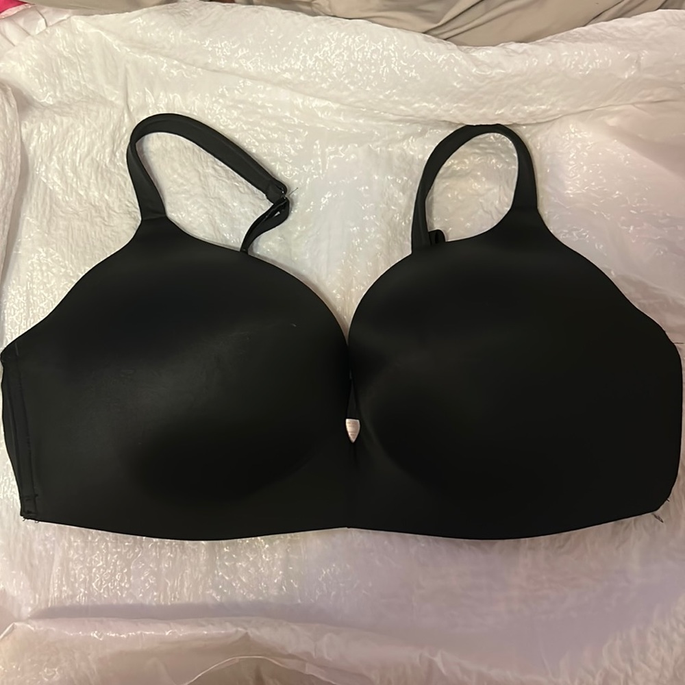 Brand new Lane Bryant ( simply wire free plunge bra) size : 42DD color: Black